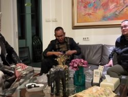 Denny Sumargo dan Farhat Abbas: Kontroversi dan Kelas Sosial