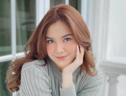 Gaya Elegan Mahalini di Hari Raya Lebaran