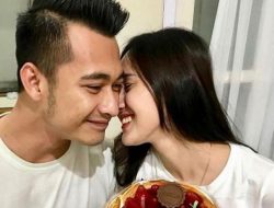 Eza Gionino Selamat Ulang Tahun di Set Sinetron