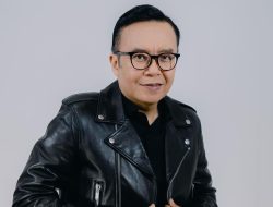 Ari Lasso Tampil Bersama Kekasih Baru, Dearly Djoshua