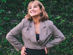 Awkarin Menjadi Pusat Perhatian di Konser Lady Gaga