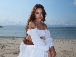 Jennifer Coppen Pertimbangkan Pindah ke Belanda