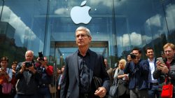 Tim Cook Resmi Mundur: Jejak Kepemimpinan yang Mengubah Apple Menjadi Raksasa Tak Tertandingi